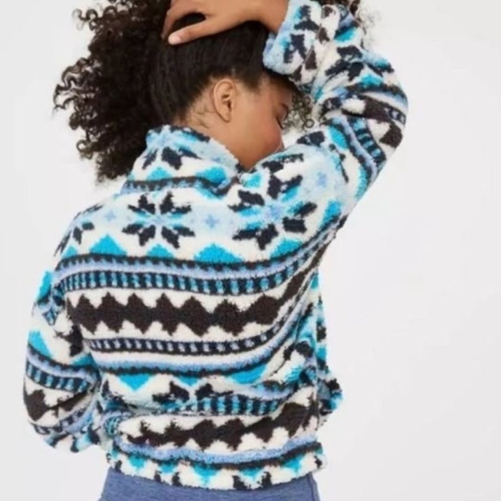 Sherpa Pullover - image 7